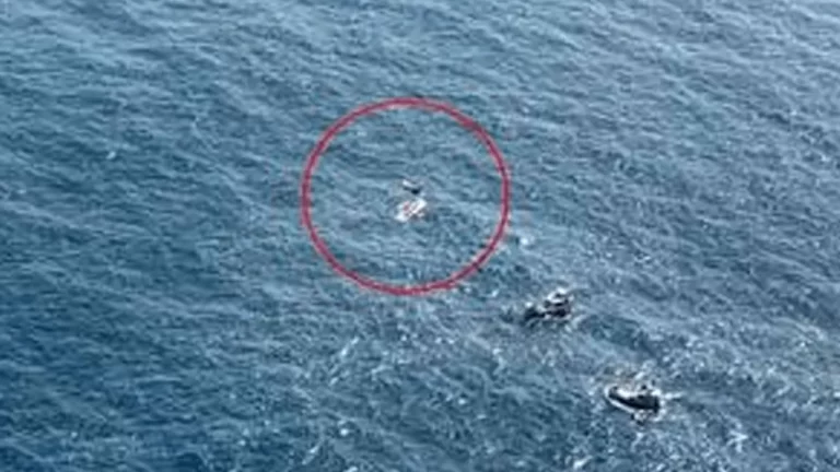 ஈரானிய கடற்படைக் கப்பல் விபத்து : 35 பேர் மீட்பு